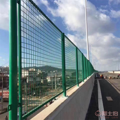 專業(yè)打造城市安全與美觀 長沙開福區(qū)高速公路護(hù)欄網(wǎng)與籃球場(chǎng)護(hù)欄網(wǎng)解決方案